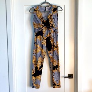 Gold & Black Sleeveless Top & Pants, 2 Piece Set. Size L.**I’m usually a size S